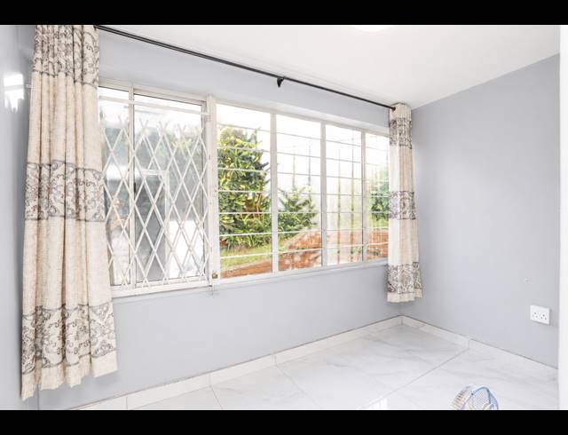 2.5 BEDROOM APARTMENT FOR SALE IN ESSENWOOD